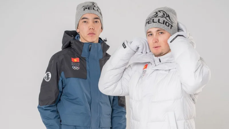 Кыргызстандын кышкы Олимпиададагы улуттук курама командасынын спорттук жана параддык кийимдери көрсөтүлдү. Сүрөт